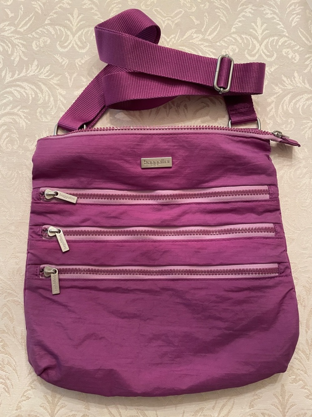 Baggallini Big Zipper Crossbody Bag, EUC